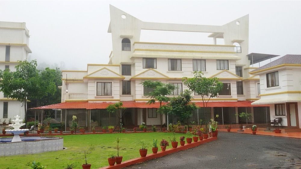 Sereniity Resort Lonavala Bagian luar foto